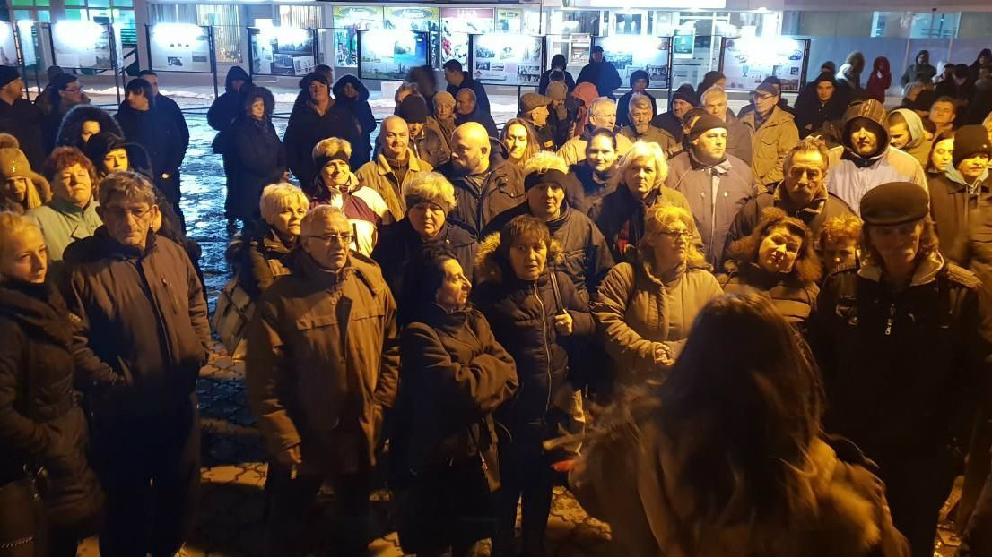 Protest otpuštenih radnika fabrike stakla u Paraćinu 1