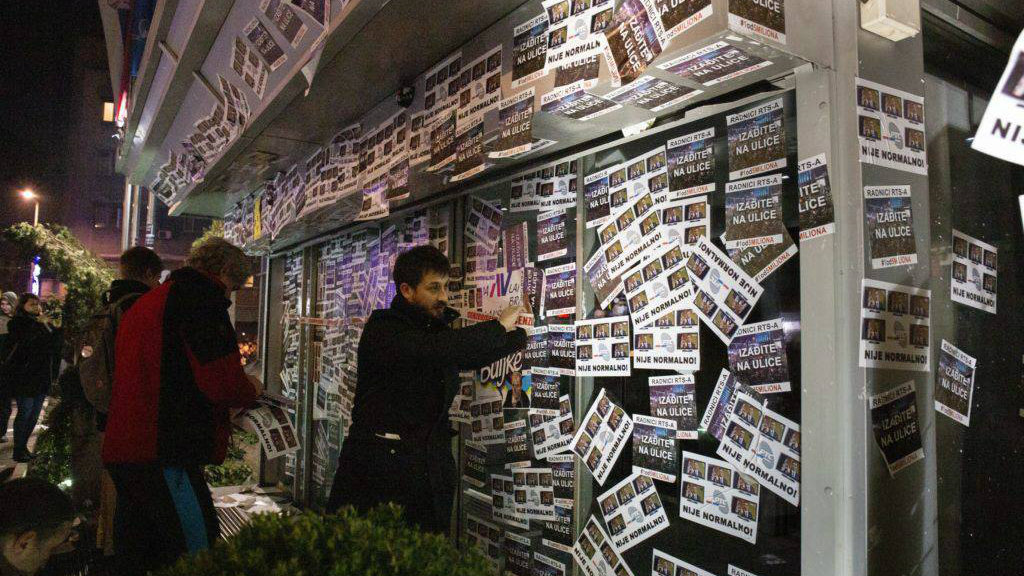 Organizatori protesta Srđan Marković i Miodrag Simović privedeni zbog nalepnica 1