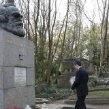 Ponovo oskrnavljen grob Karla Marksa u Londonu 7
