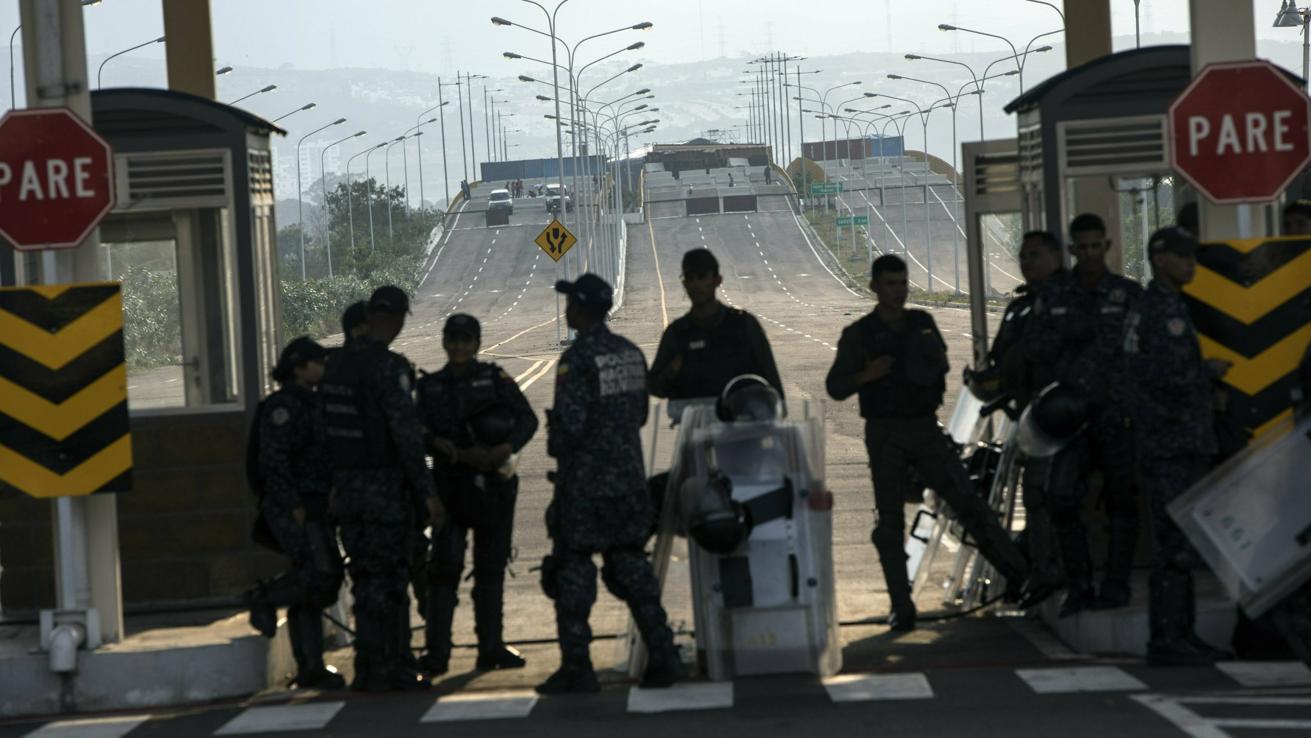 Vlasti Venecuele naložile zatvaranje dela granice s Kolumbijom 1
