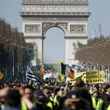 U nedelju godinu dana od početka protesta Žutih prsluka u Francuskoj 13