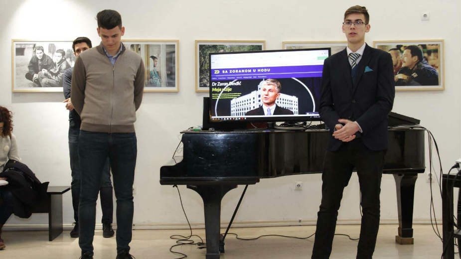 Pobednici "Hakatona" Pašalić i Milivojević 1