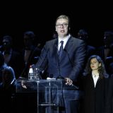 "Lako je plakati, a još lakše pretvarati se da plačeš" 10