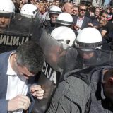 Vučić neuspešno pokušava da smiri pobunjene 2