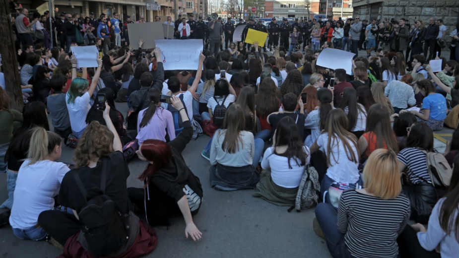 Direktor Filološke gimnazije: To što su deca uradila bilo je pristojno 1