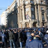 Policajci će svakodnevno protestovati ispred MUP-a 15