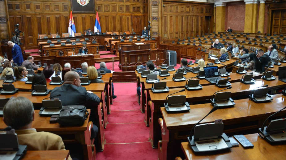 Počela sednica, opozicija dočekivala ministre ispred Doma Narodne skupštine 1