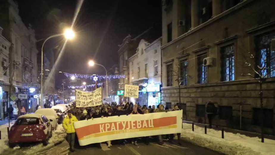 Kragujevac: Privatnim automobilima za Beograd na protest "1 od 5 miliona" 1