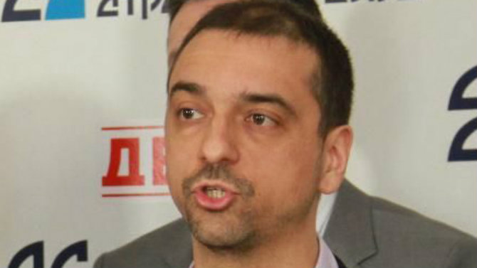 Kiprijanović podneo prijavu protiv Šešeljevog vozača zbog napada palicom 1