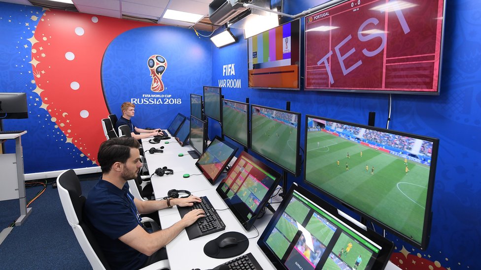 VAR sistem stiže u Superligu - šta to znači i koje su najveće prepreke 3 VAR u Rusiji