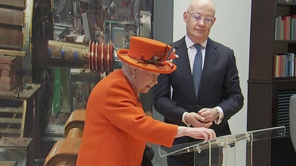 Kraljica Elizabeta objavila prvi post na Instagramu 1 The Queen pressed the button to publish the Instagram post