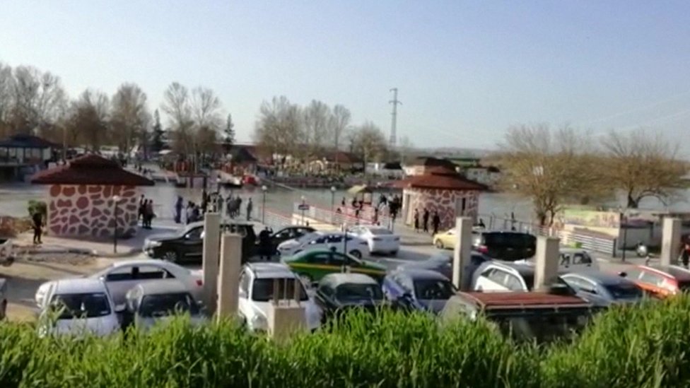 Trajekt je prevozio turiste iz centra Mosula na ostrvo