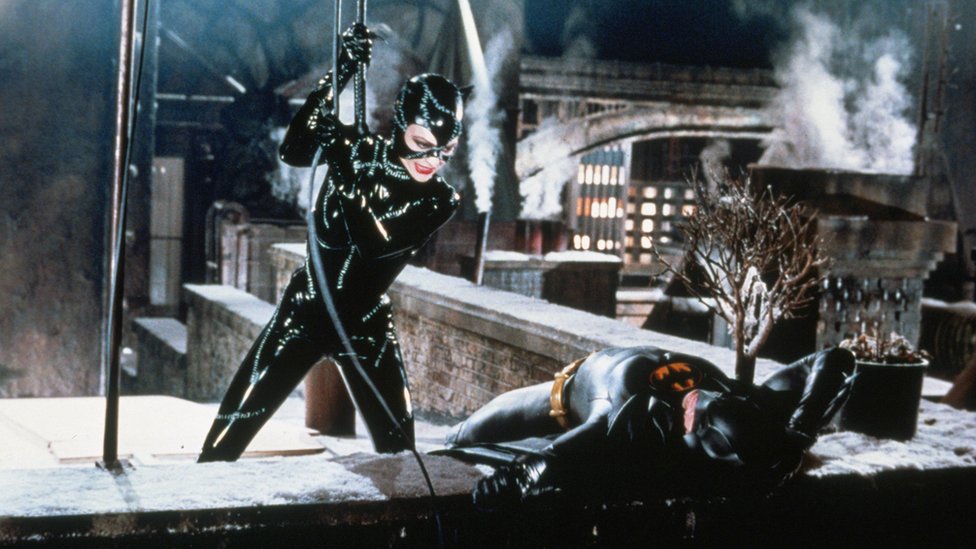 Betmen: Mračni vitez 80 godina u borbi protiv zločina 3 Mišel Fajfer kao Žena Mačka