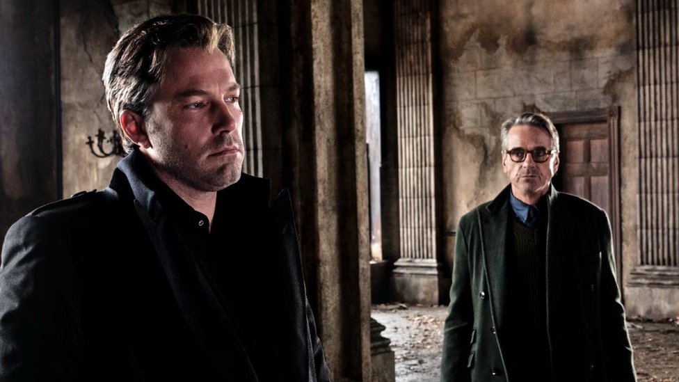 Betmen: Mračni vitez 80 godina u borbi protiv zločina 7 Ben Aflek i Džeremi Ajrons