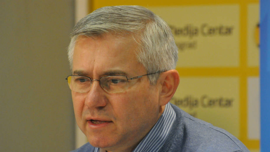 Zoran Stanojević: Sa dve strane barikade 1