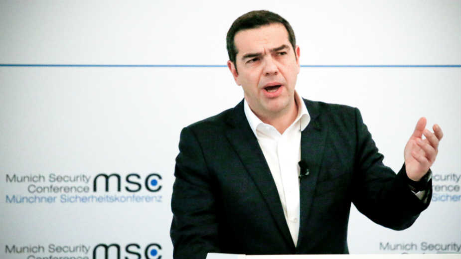 Premijer Grčke tvrdi da je pod pritiskom konzervativaca iz Brisela 1
