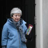 Mej odigrala "poslednju kartu" 4