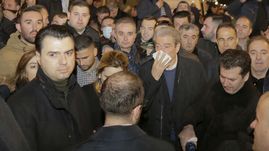 Sali Beriša zvezda protesta u Albaniji 1