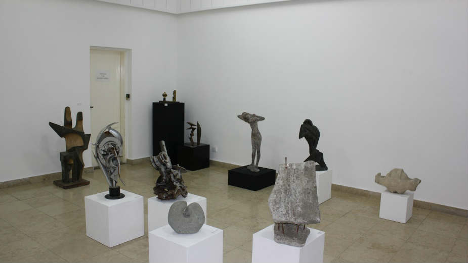 Dela 50 autora bivše države 1 Dela 50 autora bivše države 1