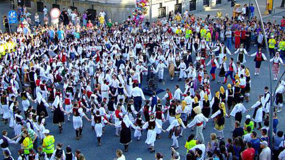 Amaterizam i tradicija iznad stranačkih interesa 1 Amaterizam i tradicija iznad stranačkih interesa 1