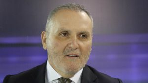 Jedan pokajnik koji je pokriven ćutanjem i jedan koji nastavlja borbu iz groba; zašto nema pomirenja sa Kosovom?, napisao je Veton Suroi, kosovski publicista i bivši novinar u autorskom tekstu za prištinsku Kohu, a koji prenosi Kossev.