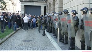Protest završen, Obradović dao rok policiji da oslobodi uhapšene (VIDEO)(FOTO) 40