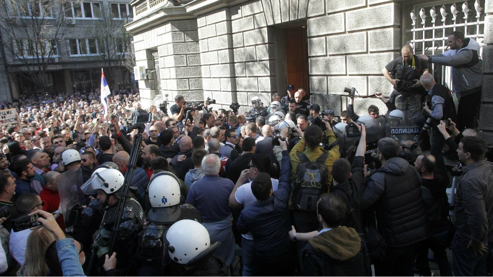 Protest završen, Obradović dao rok policiji da oslobodi uhapšene (VIDEO)(FOTO) 15