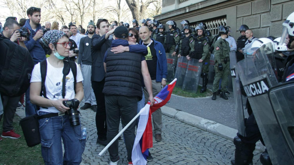 Protest završen, Obradović dao rok policiji da oslobodi uhapšene (VIDEO)(FOTO) 30