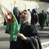 Nekoliko hiljada ljudi na protestu u glavnom gradu Alžira 13