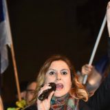 Poslanici DS-a zahtevaju susret sa uhapšenim pristalicama protesta 5
