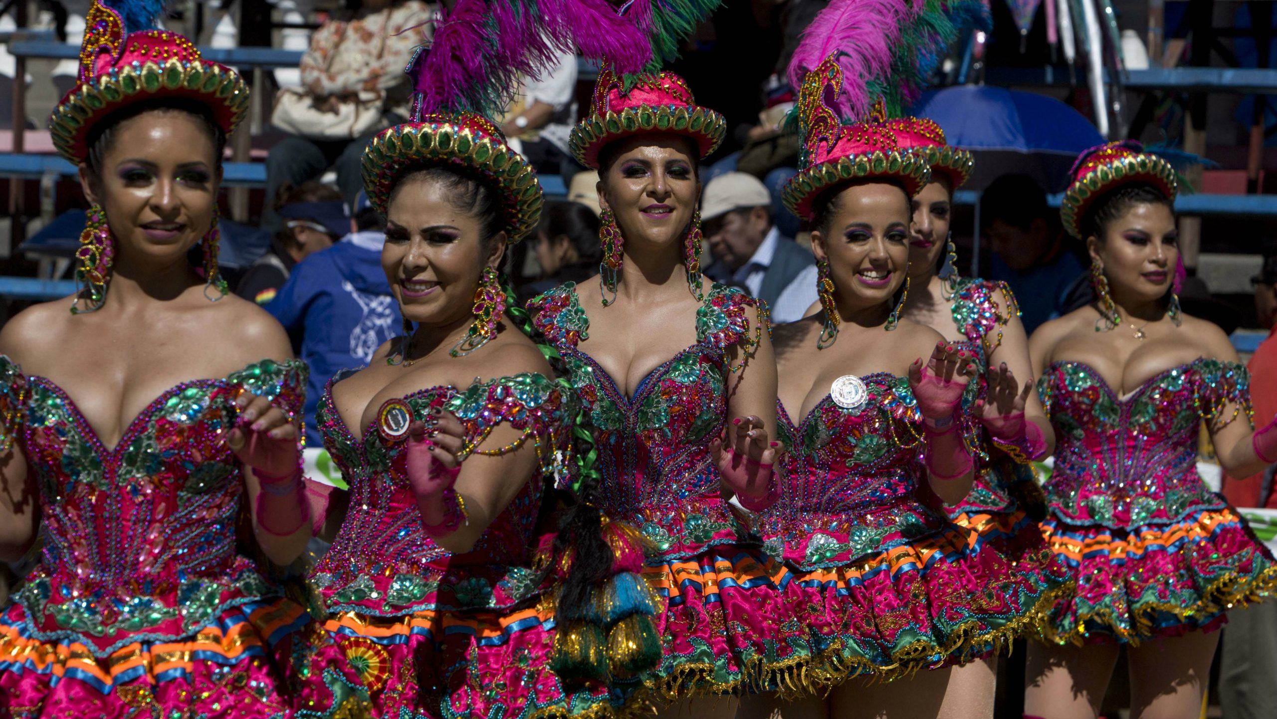 Hiljade Bolivijaca na karnevalu 1