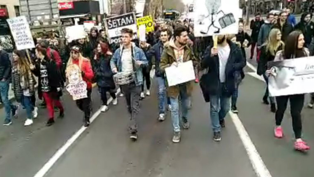 Protestno okupljanje studenata "Mislim, dakle hapsi me" (VIDEO) 1