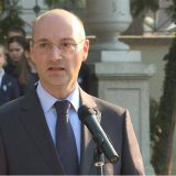 Mondoloni: Pogađaju me naslovi da je požar u Notr Damu "božija kazna" 6