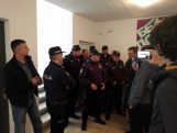 Tokom nenajavljene akcije policije i izvršioca, porodica Aksentijević iseljena (VIDEO, FOTO) 3