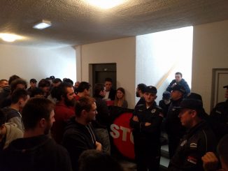 Tokom nenajavljene akcije policije i izvršioca, porodica Aksentijević iseljena (VIDEO, FOTO) 2