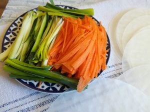 Vijetnamske prolećne rolnice sa sosom od kikiriki putera (Gỏi cuốn) - recept 2