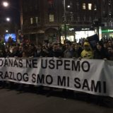 Memorijalna šetnja za Đinđića, kapija dvorišta Vlade zatvorena pred građanima (VIDEO, FOTO) 4