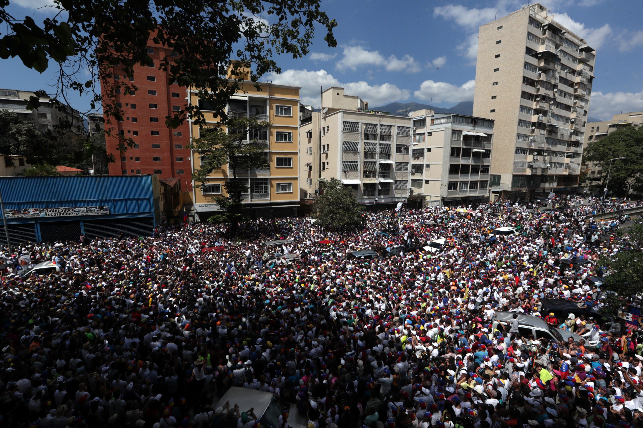 Pristalice vlade i opozicije u Karakasu 1