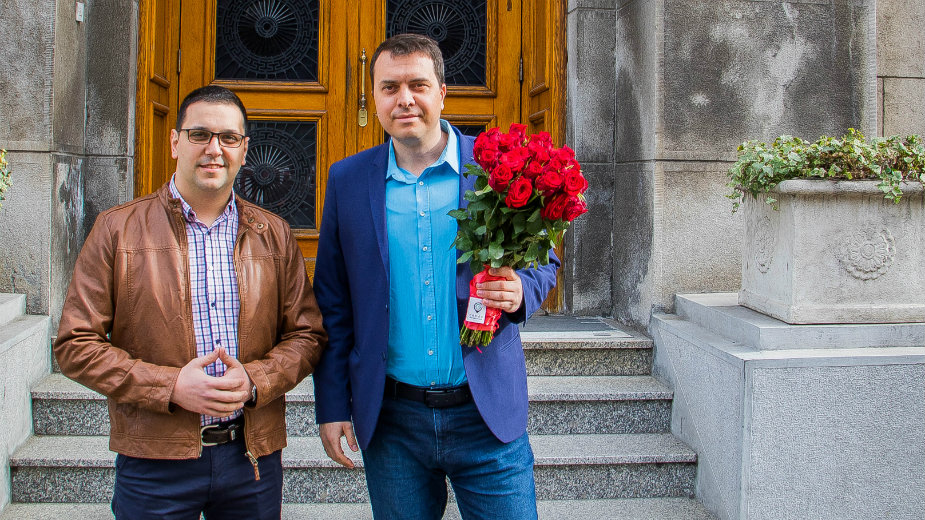 Predsednik CarGo predao buket cveća Zorani Mihajlović povodom 8. marta 1