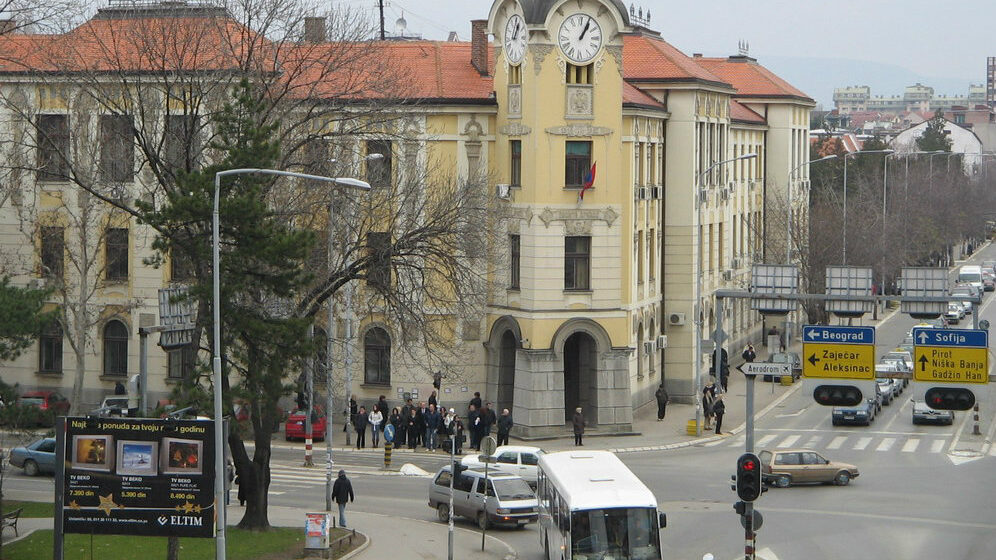 Više javno tužilaštvo Niš Učenica niške škole "Car Konstantin" pogođena kamenom u glavu zbog petice iz nemačkog? 2