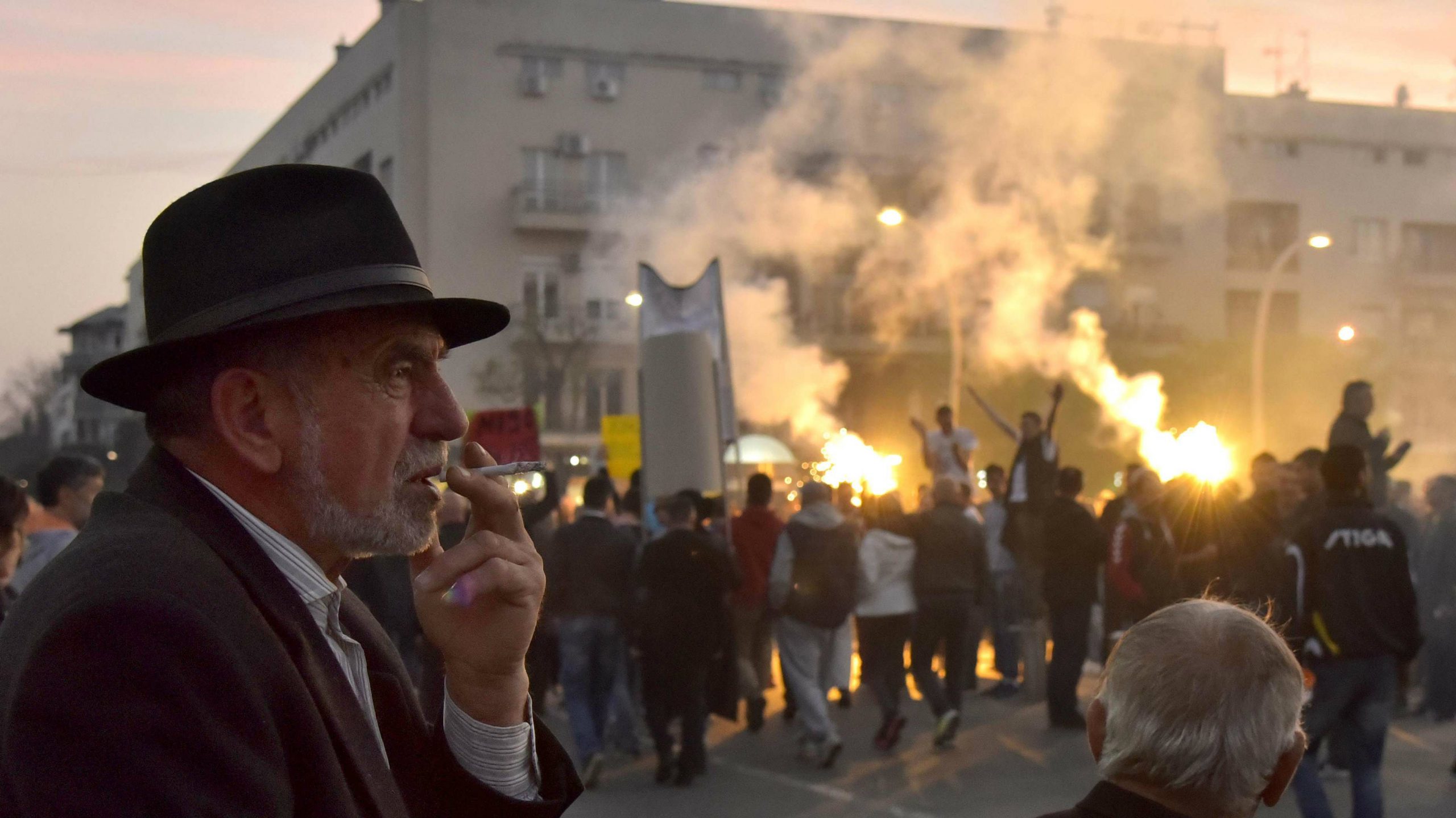 Više hiljada ljudi u protestnoj šetnji Podgoricom 1