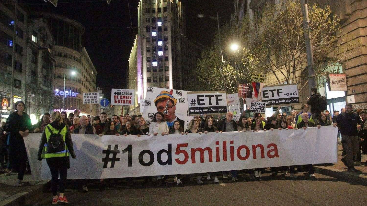 Protest "Jedan od pet miliona" u Beogradu: Blokada RTS-a (VIDEO) 1