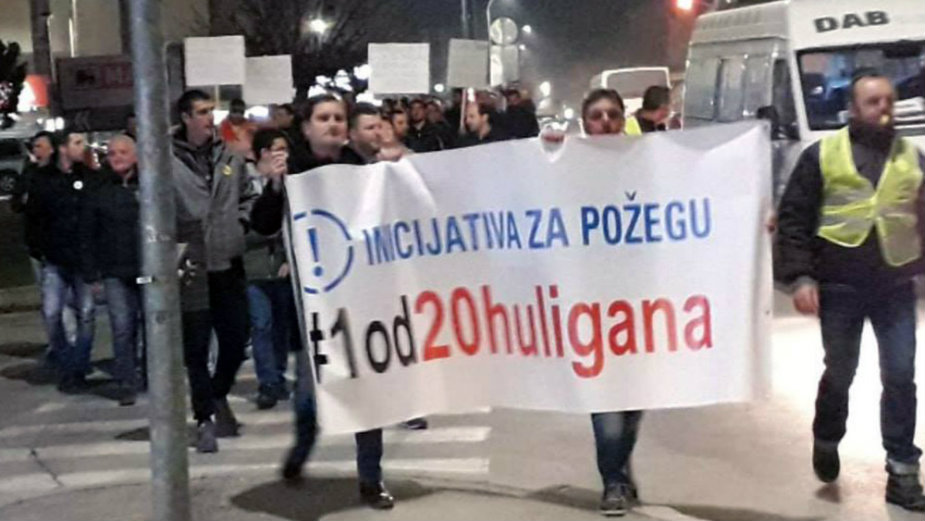 Protest u Požegi: „Inicijativa protiv požeškog davitelja“ 1
