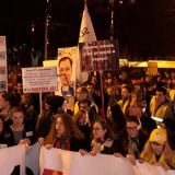 Policija posle protesta u Beogradu legitimisala ljude zbog nalepnice 14