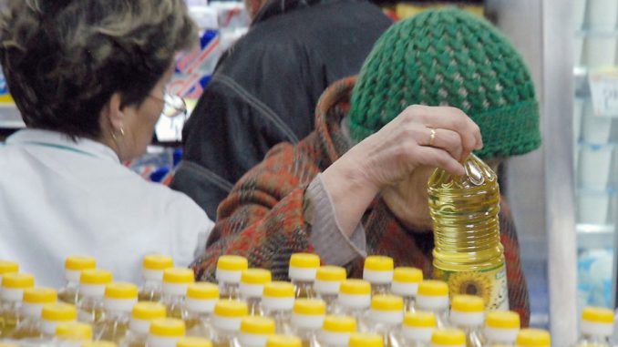 Na Kosovu zabranjena prodaja jestivog ulja iz Srbije zbog manje težine od deklarisane 14