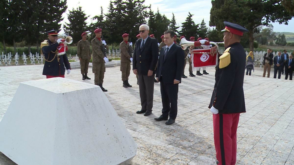 Dačić položio venac na srpskom vojničkom groblju u Menzel Burgibi 1