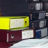 Pobunili se građani koji su čekali ispred policijske stanice da predaju dokumenta 7