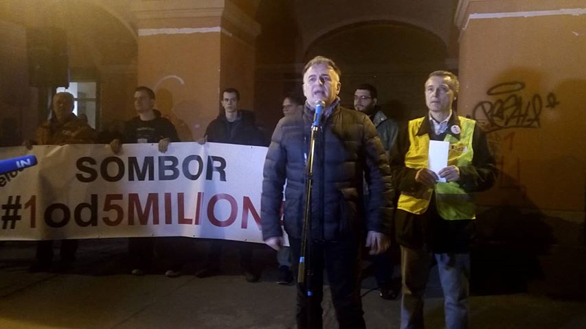Protesti "1 od 5 miliona" u više gradova Srbije (VIDEO, FOTO) 3