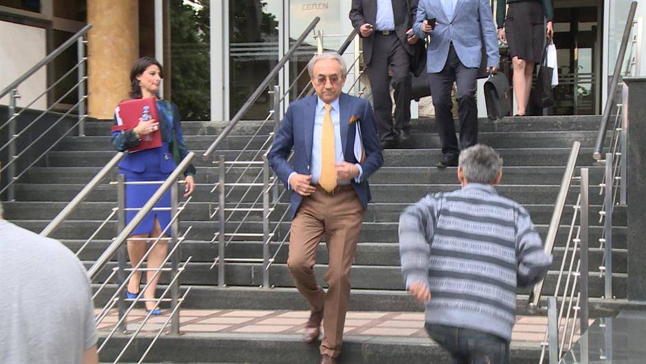 Do savršenstva izrežirano „krunisanje“ Aleksandra Vučića: Deset godina od hapšenja Miroslava Miškovića 1