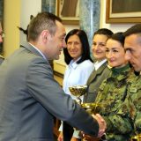 Vulin čestitao vojnoj reprezentacije Srbije u atletici na osvojim odličjima 8